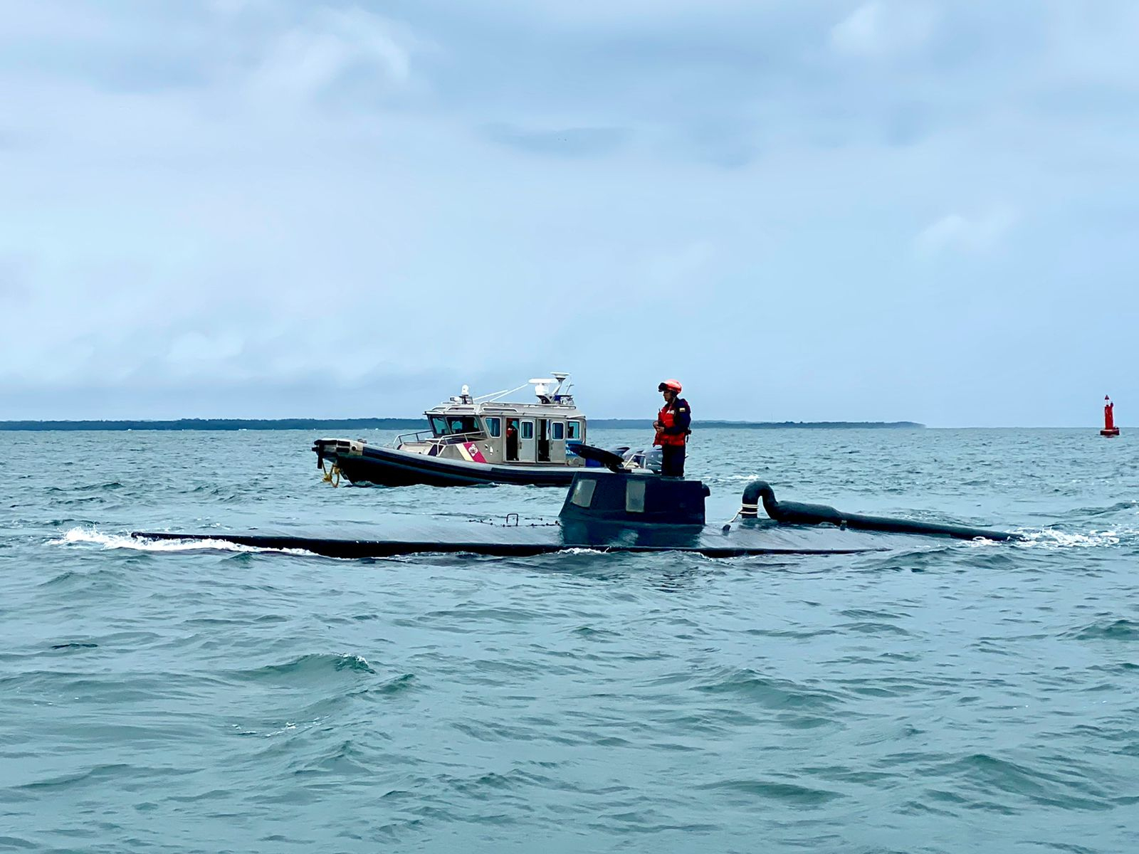 Fue interceptado cerca de Tumaco un semisumergible que transportaba cuatro toneladas de cocaína