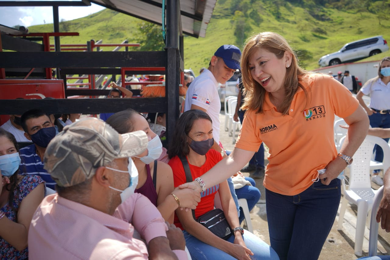 De la mano de la comunidad, la candidata al Senado, Norma Hurtado Sánchez, elabora su agenda de trabajo