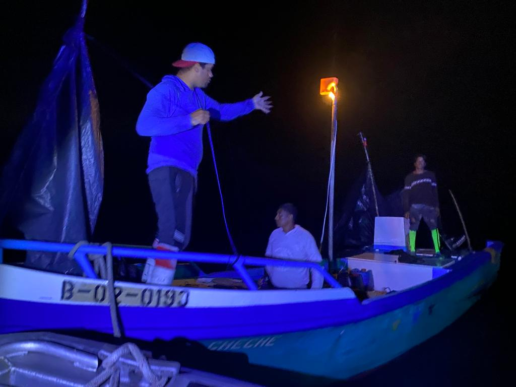 Fueron rescatados tres extranjeros después de cinco días a la deriva en el pacífico colombiano