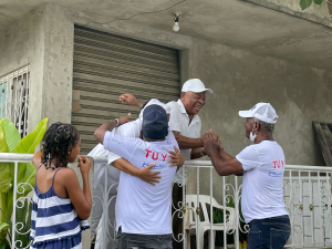 Las comunas 5 y 6 de Buenaventura recibieron emotivamente a Tv Yo durante el Puerta a Puerta del fin de semana