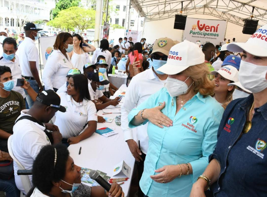 ‘Vení Participemos Valle Invencible’ llegó con sus programas y oferta institucional a Buenaventura