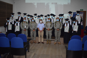 En el pacífico colombiano 125 infantes de marina se graduaron como bachilleres 