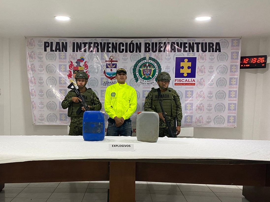 La Armada de Colombia incautó explosivos que presuntamente pertenecerían al “Clan del Golfo” en buenaventura