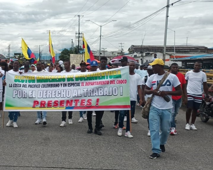 Madereros iniciaron jornadas de protestas en Buenaventura y Chocó hasta que se les permita transportar el recurso