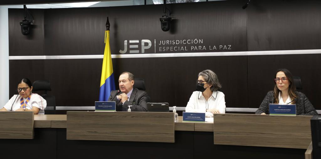 La JEP abre macrocaso 10 para investigar los graves crímenes e infracciones al DIH cometidos por las FARC-EP