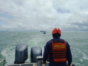 Rescatados tres pescadores luego de varios días a la deriva en el mar