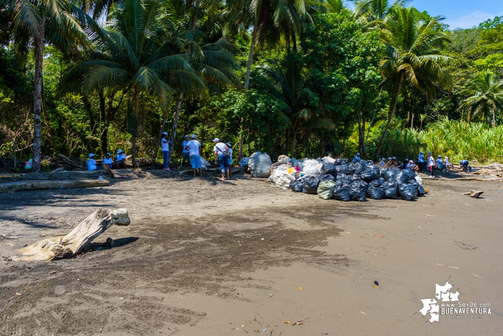 Se realizó con éxito una jornada de limpieza de la playa San Pedro con Asogesampa y Cempre