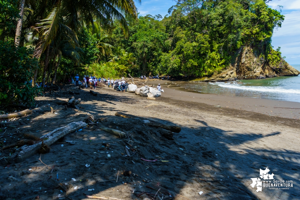 Se realizó con éxito una jornada de limpieza de la playa San Pedro con Asogesampa y Cempre