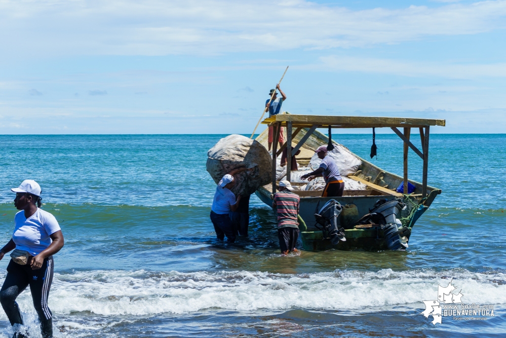 Se realizó con éxito una jornada de limpieza de la playa San Pedro con Asogesampa y Cempre