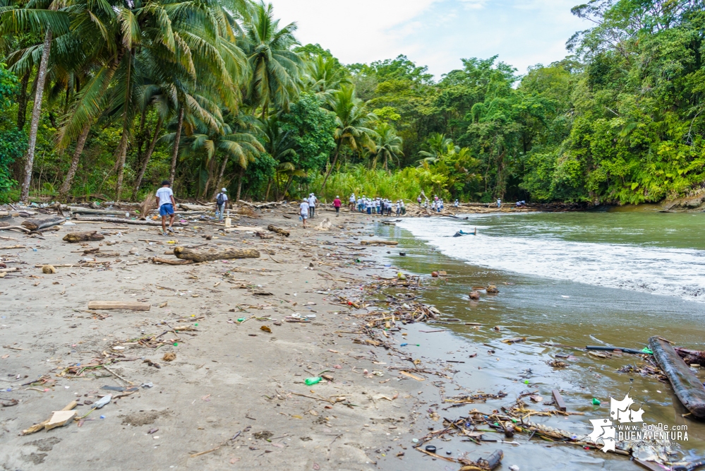 Se realizó con éxito una jornada de limpieza de la playa San Pedro con Asogesampa y Cempre