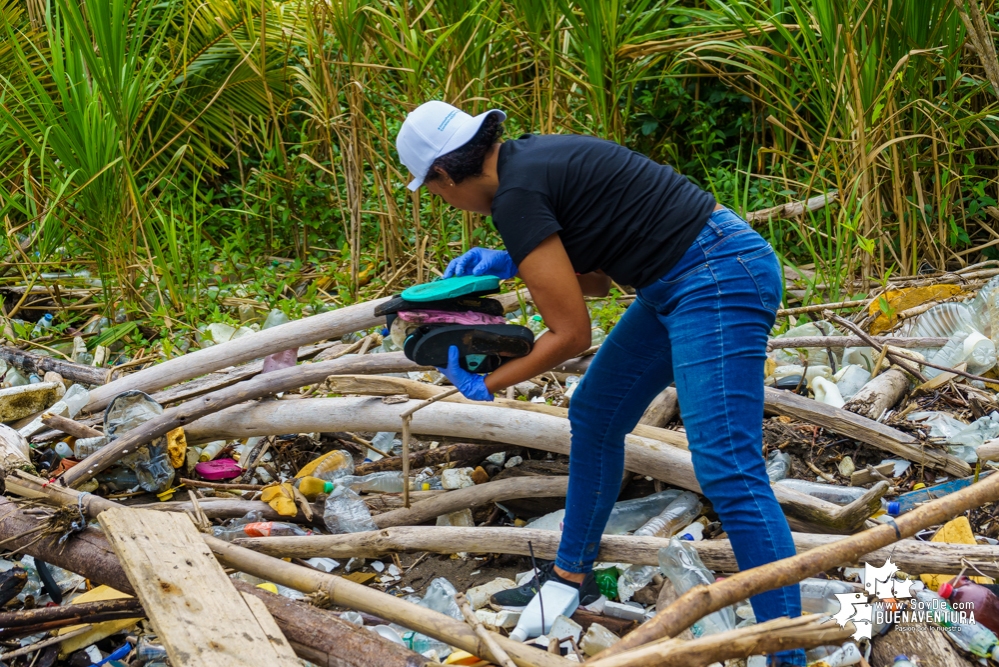 Se realizó con éxito una jornada de limpieza de la playa San Pedro con Asogesampa y Cempre