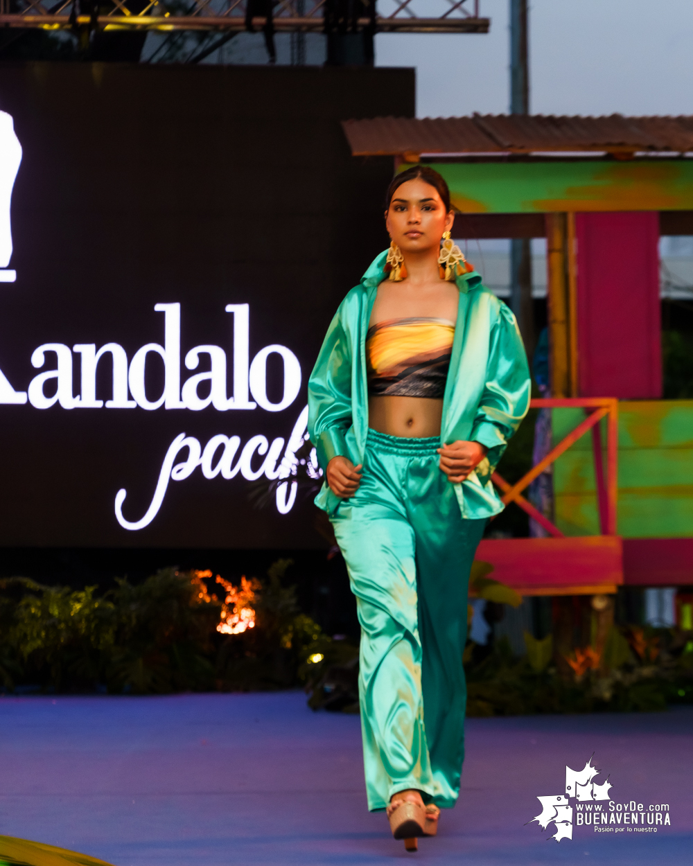 Ana Karina Serrano de Skandalo Pacific visibilizó a Buenaventura en el Festival Petronio Álvarez con su colección “Un atardecer mágico en Buenaventura”