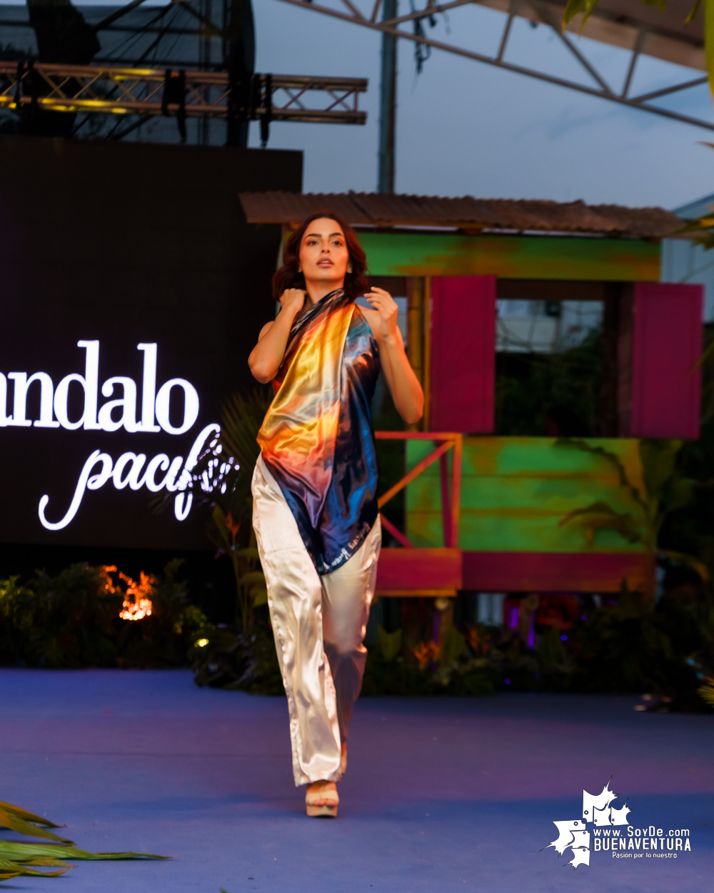 Ana Karina Serrano de Skandalo Pacific visibilizó a Buenaventura en el Festival Petronio Álvarez con su colección “Un atardecer mágico en Buenaventura”