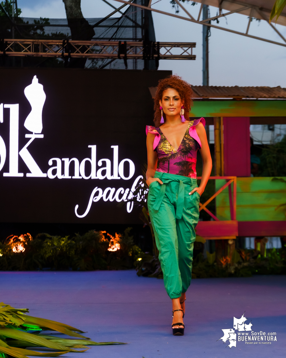 Ana Karina Serrano de Skandalo Pacific visibilizó a Buenaventura en el Festival Petronio Álvarez con su colección “Un atardecer mágico en Buenaventura”