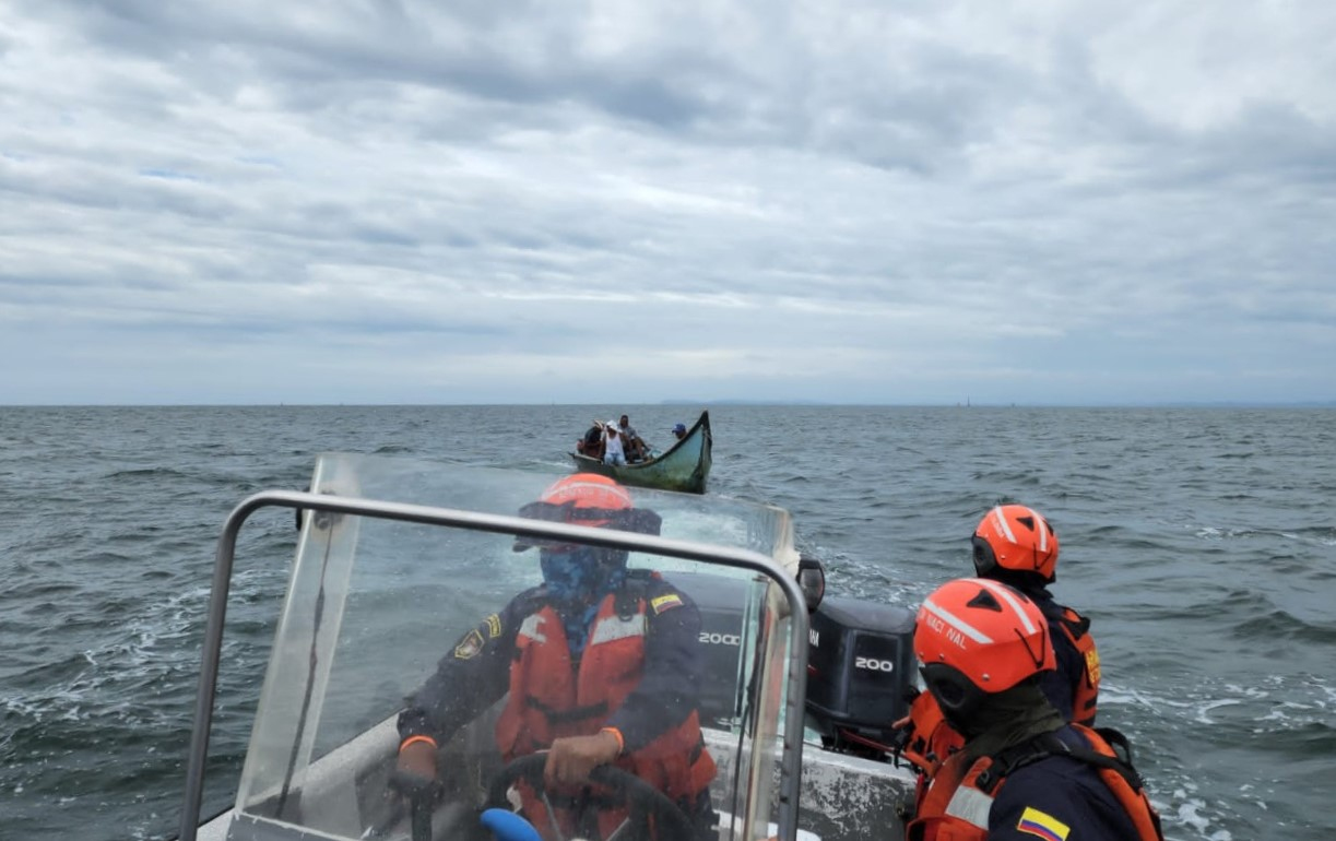 La Armada de Colombia rescató a cuatro pescadores en costas de Tumaco 