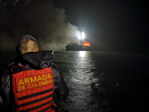 Por incendio de motonave la DIMAR y la Armada de Colombia lograron salvaguardar la vida de 29 personas en la bahía interna de Buenaventura 