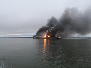 Por incendio de motonave la DIMAR y la Armada de Colombia lograron salvaguardar la vida de 29 personas en la bahía interna de Buenaventura 