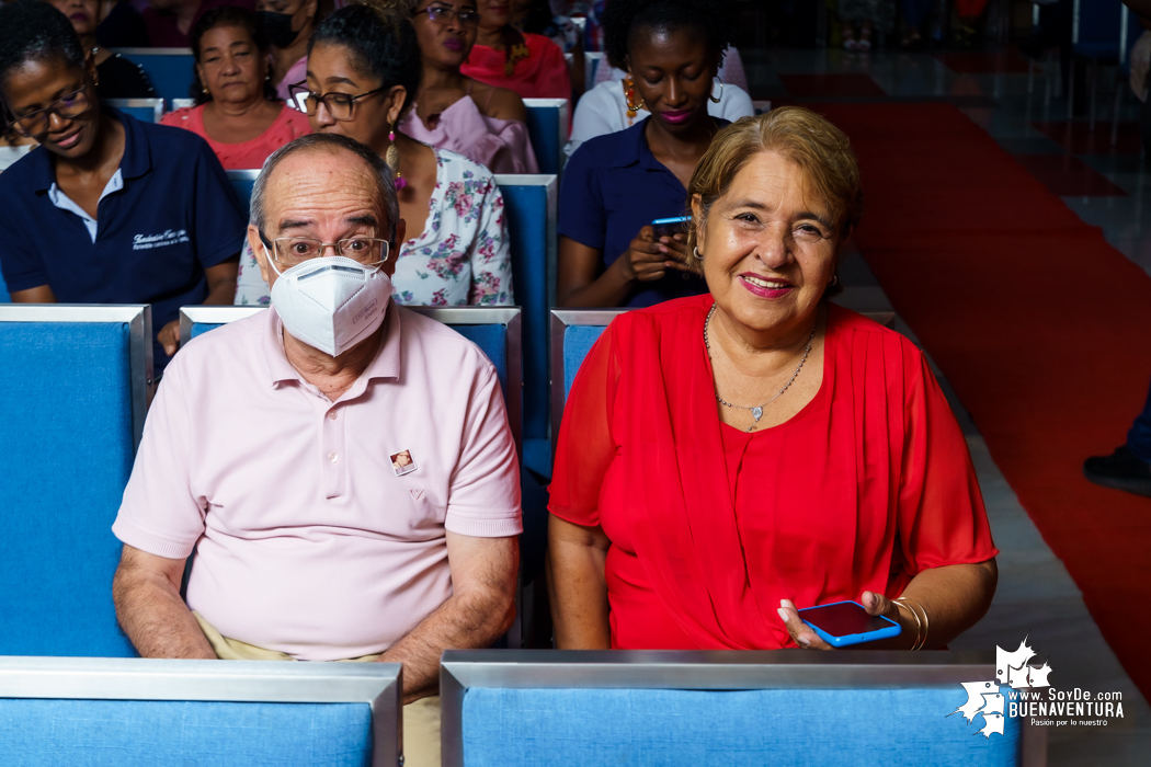 Se realizó la imposición de la banda a la Srta. Buenaventura, Luisa Fernanda Lozano González, quien representará al Distrito Especial en el Concurso Nacional de Belleza