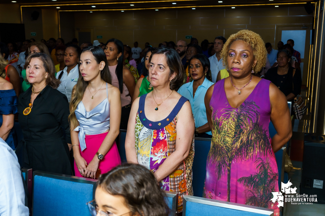 Se realizó la imposición de la banda a la Srta. Buenaventura, Luisa Fernanda Lozano González, quien representará al Distrito Especial en el Concurso Nacional de Belleza