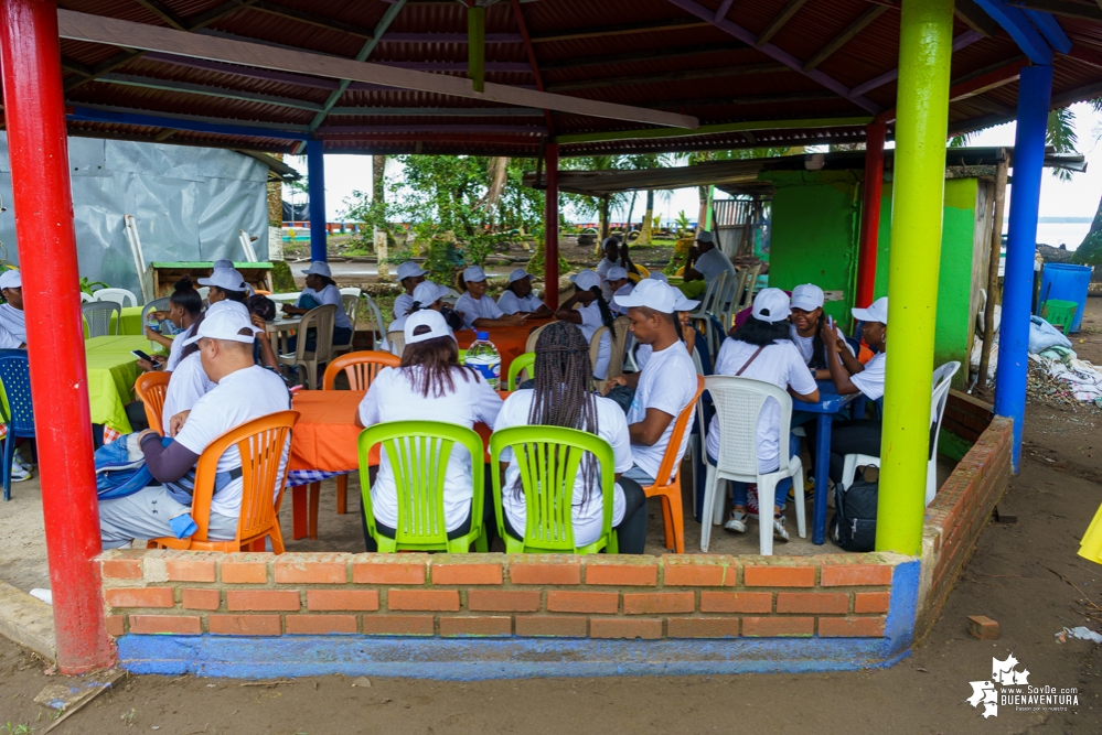 La Asociación de Gestores Ambientales del Pacífico realizó jornada de limpieza de playas en La Bocana en el sector de Changai