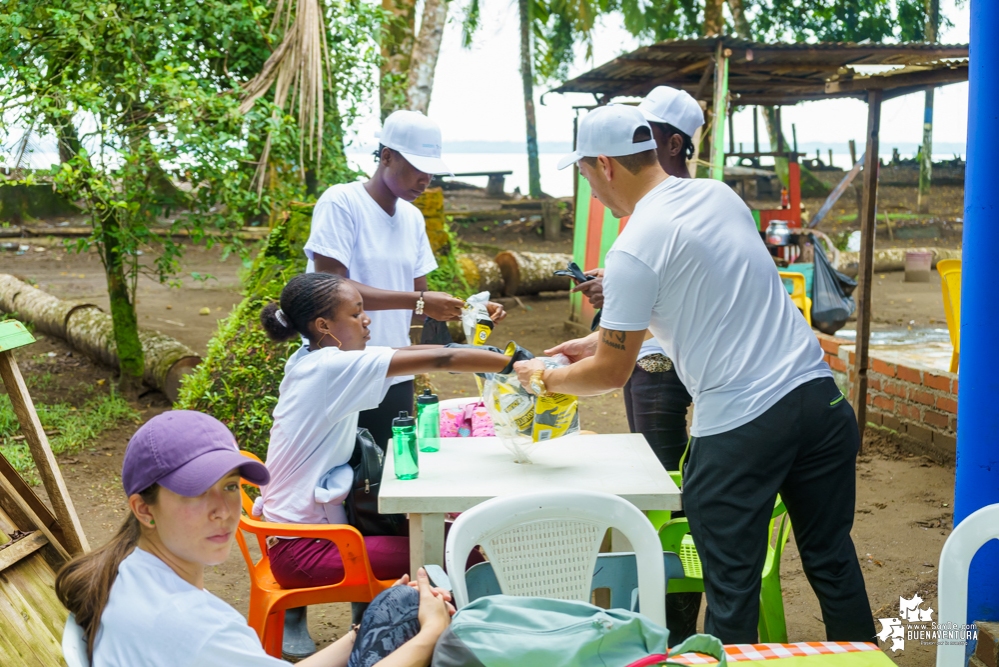 La Asociación de Gestores Ambientales del Pacífico realizó jornada de limpieza de playas en La Bocana en el sector de Changai