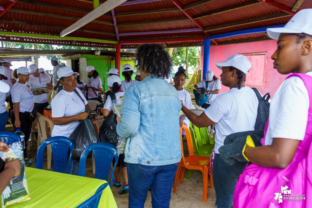 La Asociación de Gestores Ambientales del Pacífico realizó jornada de limpieza de playas en La Bocana en el sector de Changai