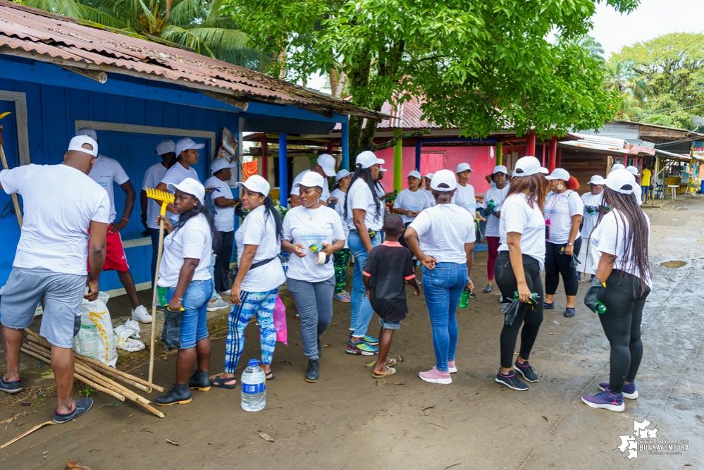 La Asociación de Gestores Ambientales del Pacífico realizó jornada de limpieza de playas en La Bocana en el sector de Changai