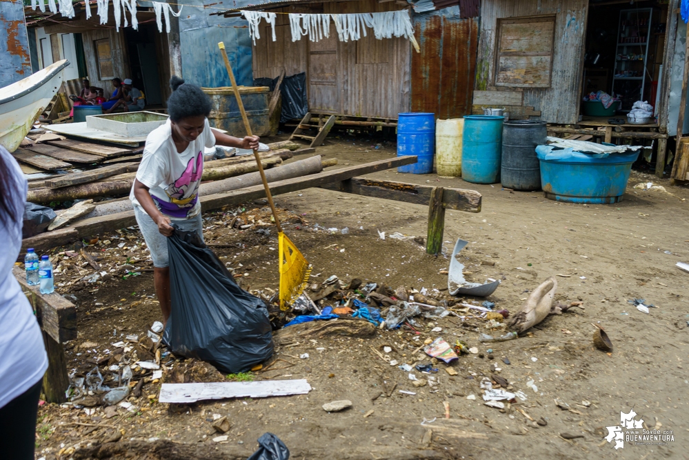 La Asociación de Gestores Ambientales del Pacífico realizó jornada de limpieza de playas en La Bocana en el sector de Changai