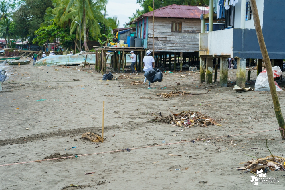 La Asociación de Gestores Ambientales del Pacífico realizó jornada de limpieza de playas en La Bocana en el sector de Changai