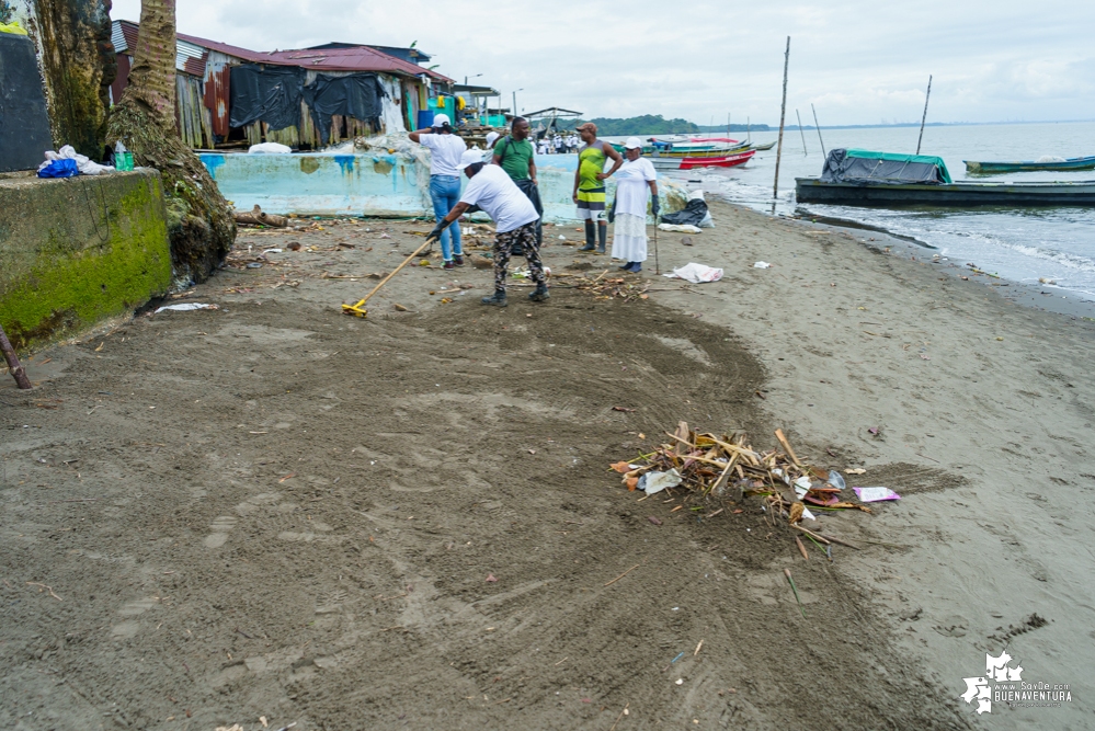 La Asociación de Gestores Ambientales del Pacífico realizó jornada de limpieza de playas en La Bocana en el sector de Changai