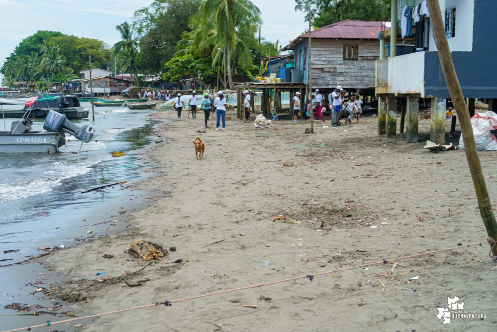 La Asociación de Gestores Ambientales del Pacífico realizó jornada de limpieza de playas en La Bocana en el sector de Changai