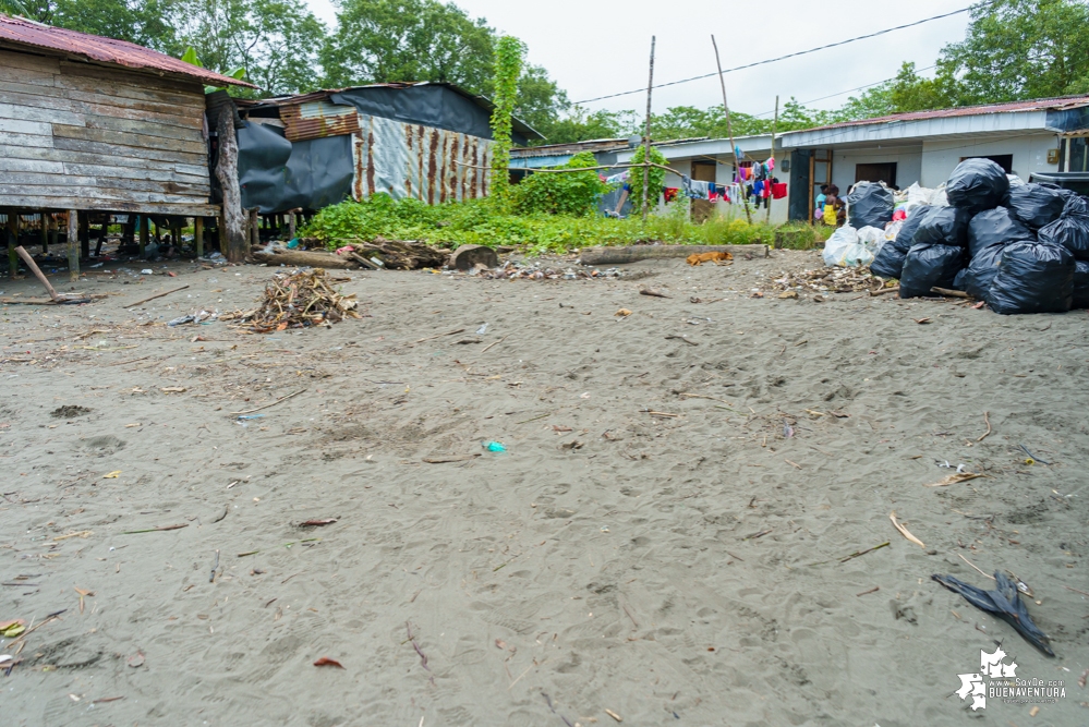 La Asociación de Gestores Ambientales del Pacífico realizó jornada de limpieza de playas en La Bocana en el sector de Changai