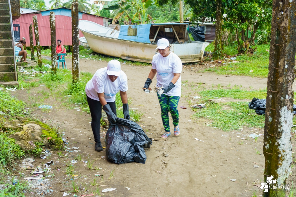 La Asociación de Gestores Ambientales del Pacífico realizó jornada de limpieza de playas en La Bocana en el sector de Changai