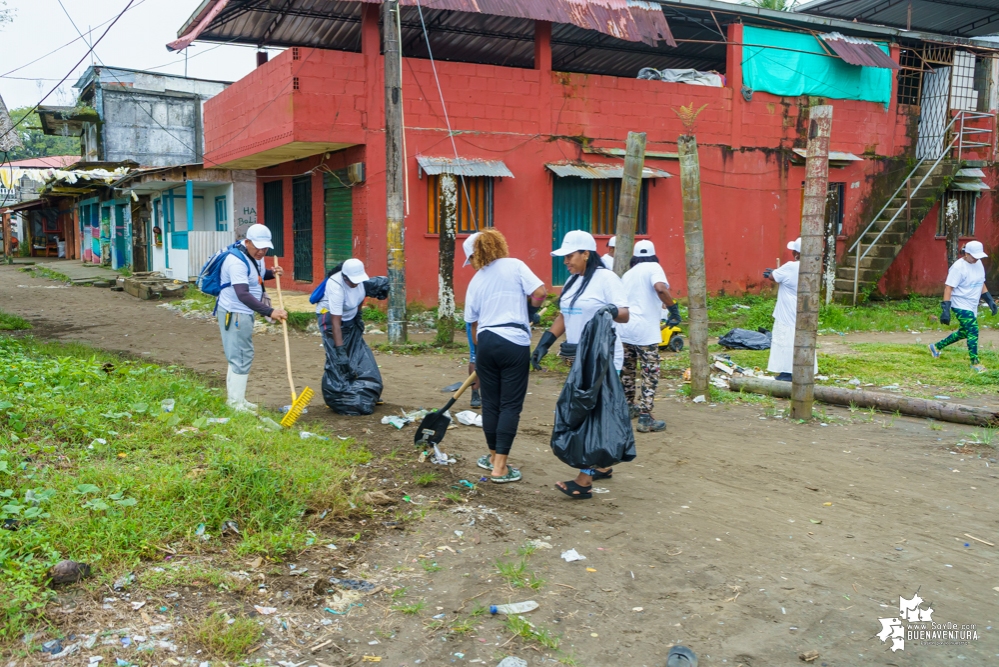 La Asociación de Gestores Ambientales del Pacífico realizó jornada de limpieza de playas en La Bocana en el sector de Changai