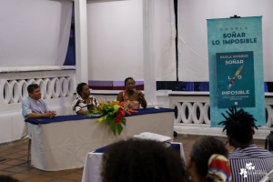 La exministra de Cultura Paula Marcela Moreno presentó en Buenaventura su libro “Soñar lo Imposible”