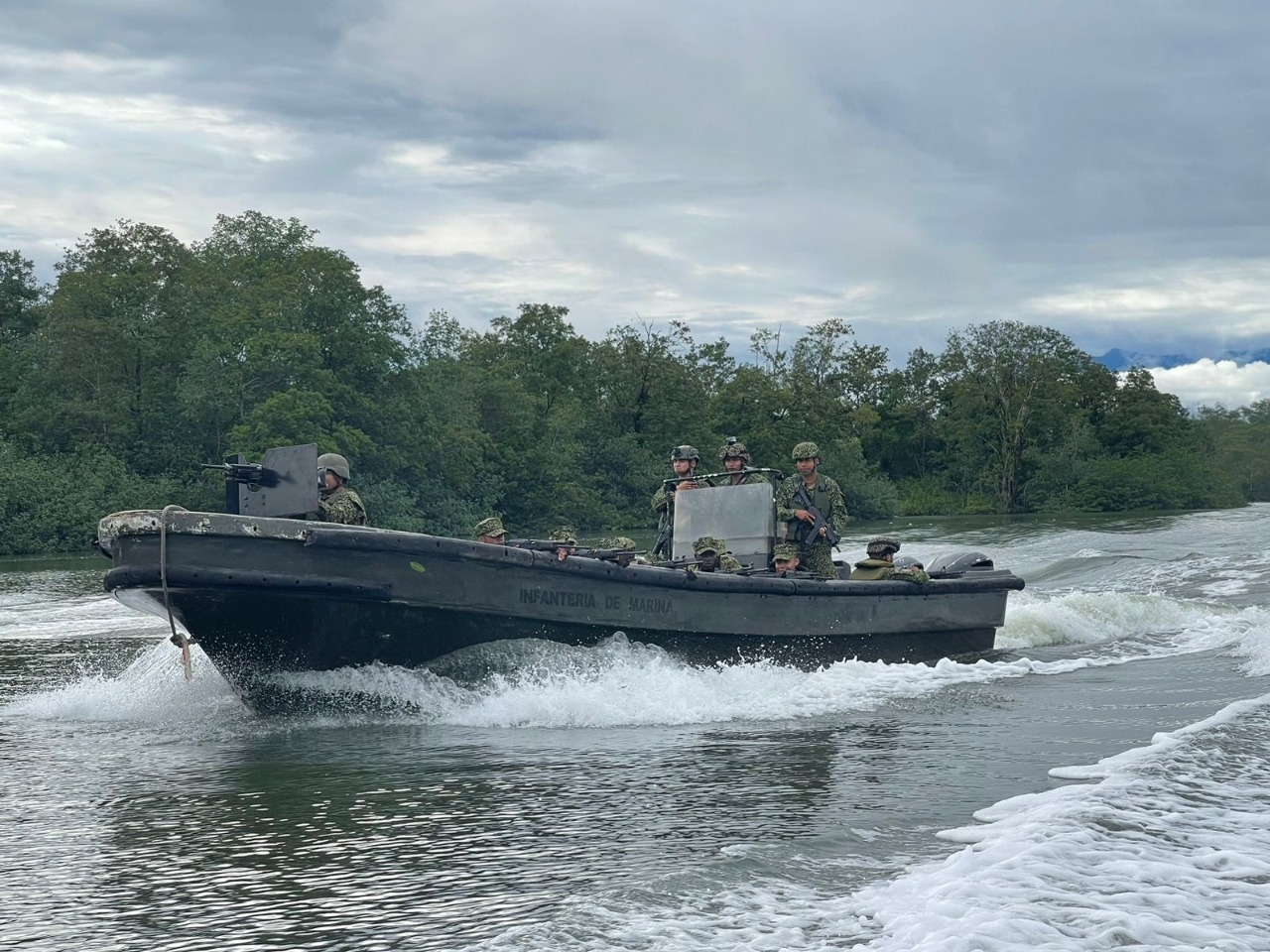 La Armada de Colombia intensifica operaciones para localizar a cuatro personas desaparecidas