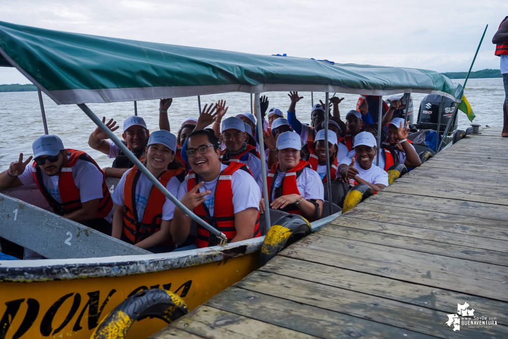 Con la participación de organizaciones de Cali y Buenaventura, Asogesampa y Cempre realizaron jornada de limpieza de playas en el sector de Vista Hermosa en La Bocana