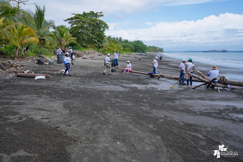 Con la participación de organizaciones de Cali y Buenaventura, Asogesampa y Cempre realizaron jornada de limpieza de playas en el sector de Vista Hermosa en La Bocana