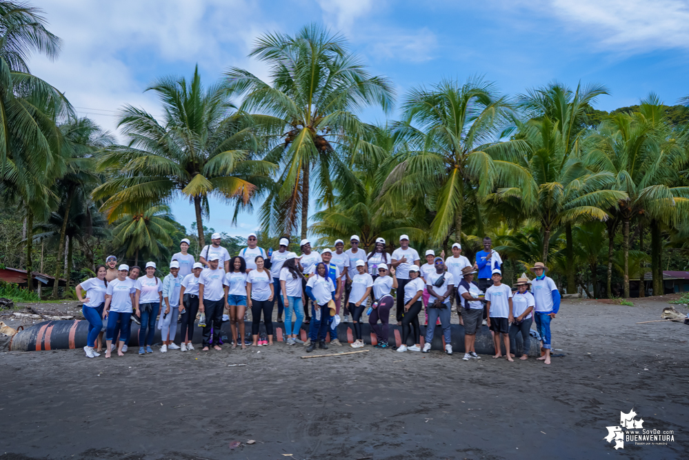 Con la participación de organizaciones de Cali y Buenaventura, Asogesampa y Cempre realizaron jornada de limpieza de playas en el sector de Vista Hermosa en La Bocana