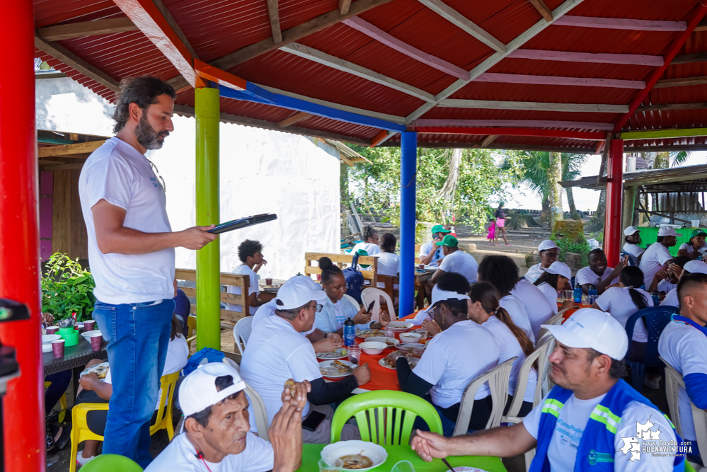 Con la participación de organizaciones de Cali y Buenaventura, Asogesampa y Cempre realizaron jornada de limpieza de playas en el sector de Vista Hermosa en La Bocana