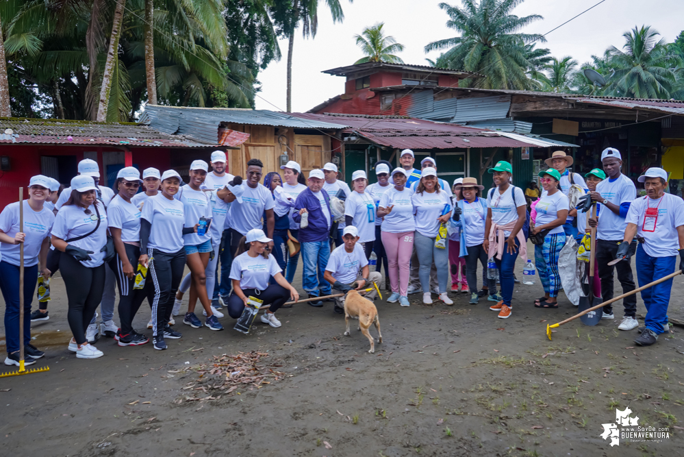 Con la participación de organizaciones de Cali y Buenaventura, Asogesampa y Cempre realizaron jornada de limpieza de playas en el sector de Vista Hermosa en La Bocana