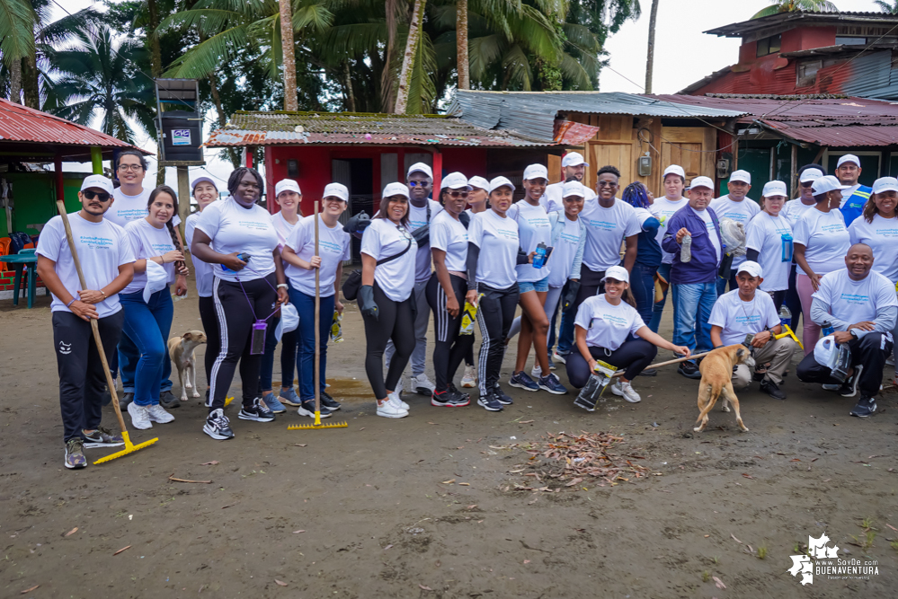 Con la participación de organizaciones de Cali y Buenaventura, Asogesampa y Cempre realizaron jornada de limpieza de playas en el sector de Vista Hermosa en La Bocana