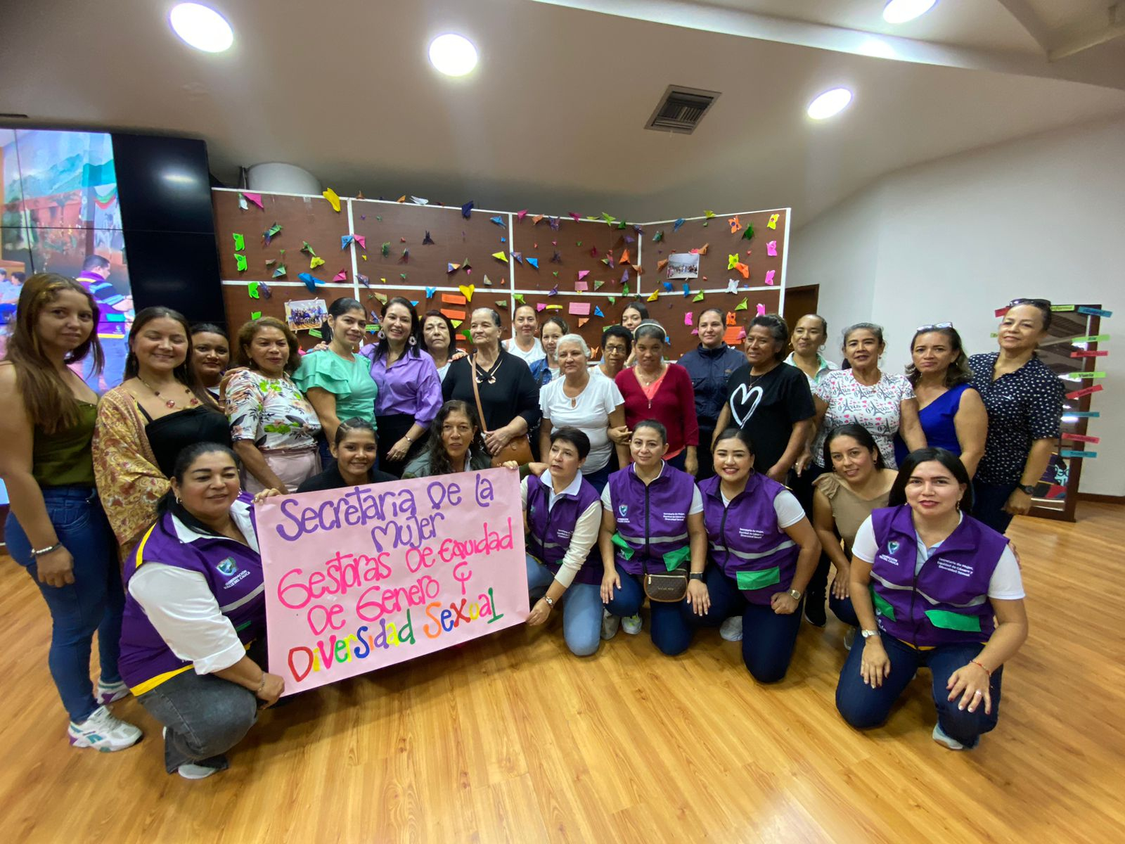 ‘Juntas Somos Invencibles’: Así es la Red de Mujeres Lideresas del Valle que trabajará por combatir las violencias basadas en género