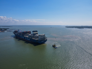 El Puerto Aguadulce recibió el buque portacontenedores con mayor capacidad de carga en la historia de Colombia