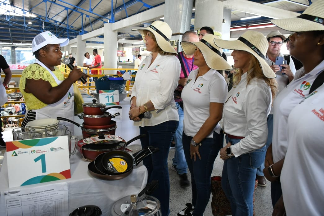 Gobernación impactó a 327 platoneras, cocineras y jóvenes emprendedores de Buenaventura con Valle INN