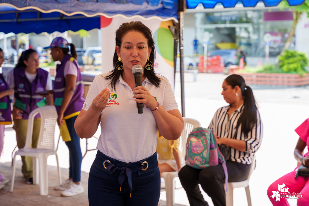 La Secretaría de Mujer, Equidad de Género y Diversidad Sexual del Valle entregó apoyos a 29 mujeres, y población LGTBI en Buenaventura