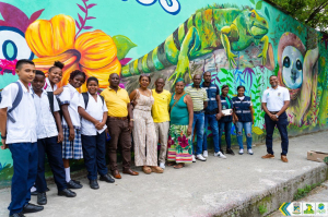 7 murales ambientales elaborados entre el EPA Buenaventura y estudiantes del Distrito embellecerán la ciudad