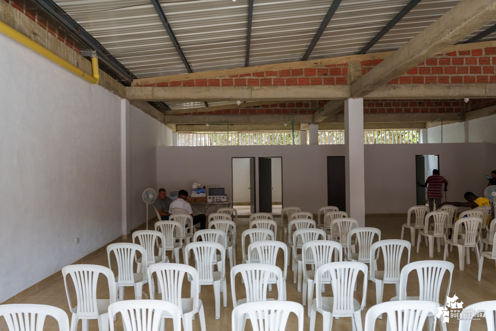 Trabajo en equipo fue clave para la construcción y entrega a la comunidad de la caseta comunal del barrio Nueva Estación La Palera en Buenaventura 