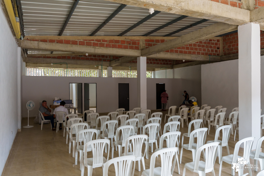 Trabajo en equipo fue clave para la construcción y entrega a la comunidad de la caseta comunal del barrio Nueva Estación La Palera en Buenaventura 