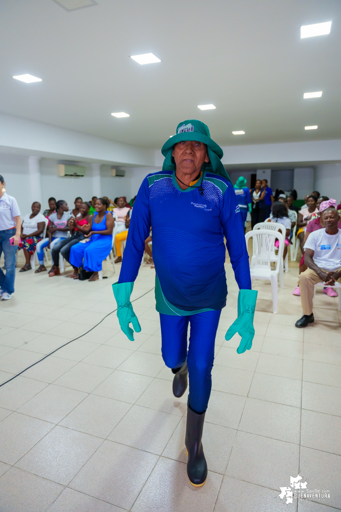 Las Guardianas del Manglar en Buenaventura seguirán recibiendo apoyo de la empresa privada para seguir cuidando los manglares y mejorando su calidad de vida 